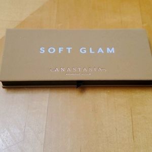 Anastasia soft glam eyeshadow